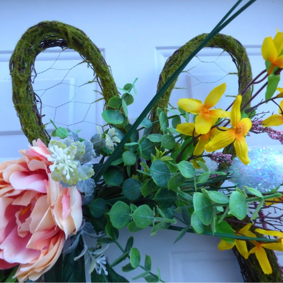 Moss Grapevine Rabbit Wreath for Front Door, Floral Easter Bunny Wreath. - Picture 8 of 8